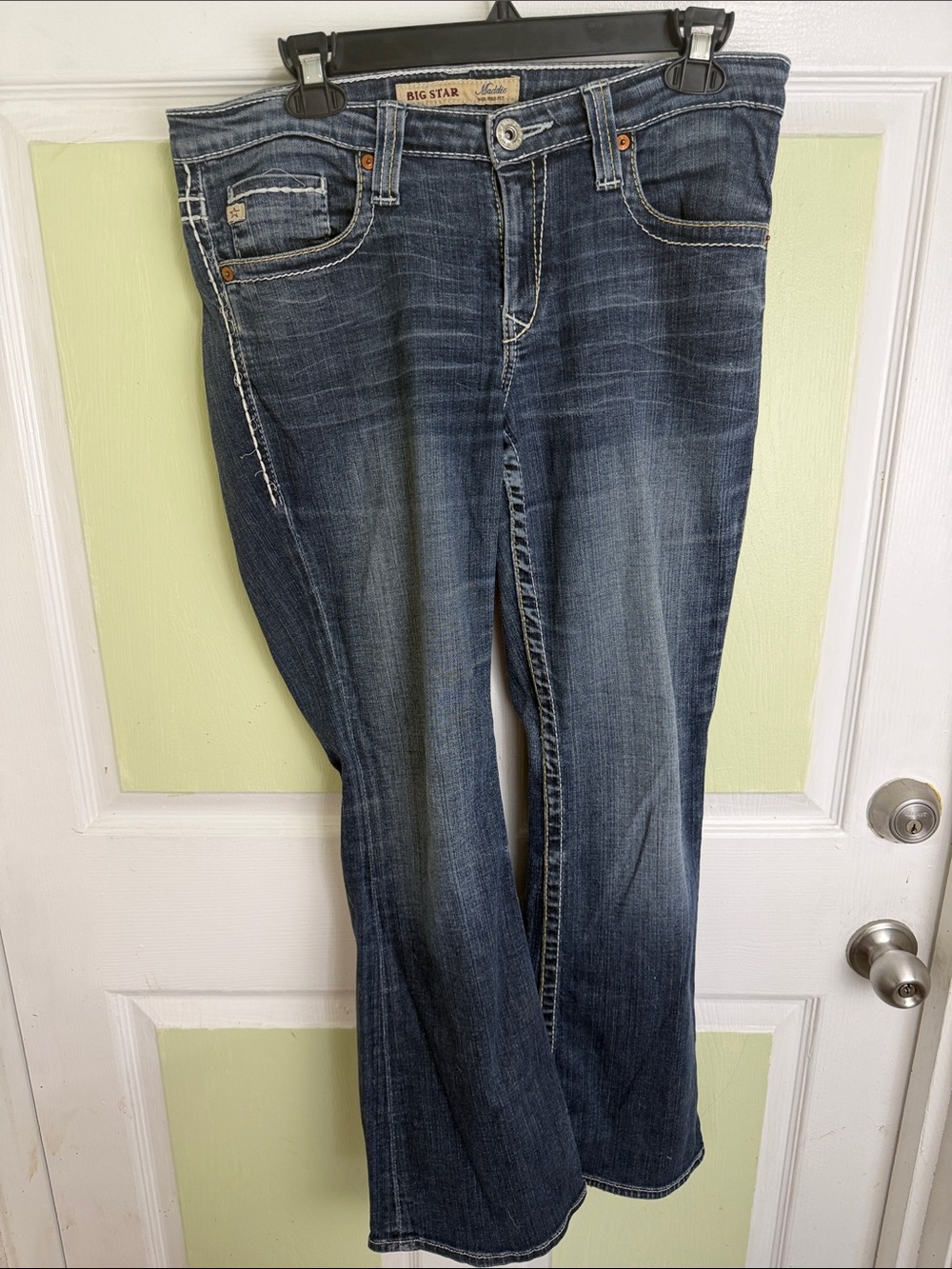 (2419) Big Star Women's Medium/Dark Blue Bootcut Jeans, Size: 6